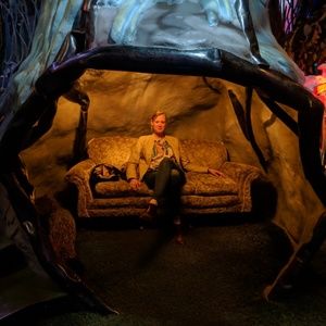 Meet your Posher, Elizabeth